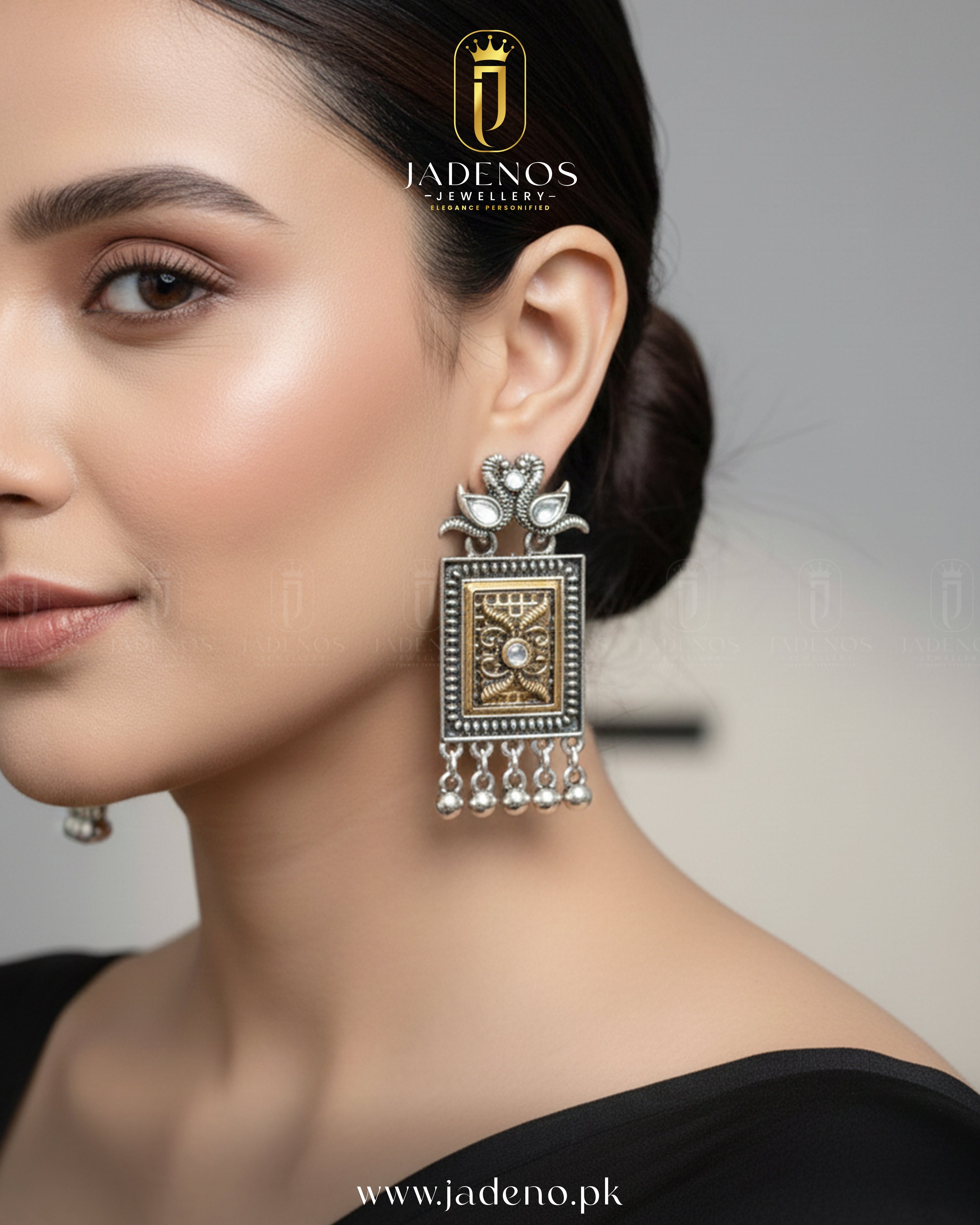 The Royal Antique Mehrang Pendant Set