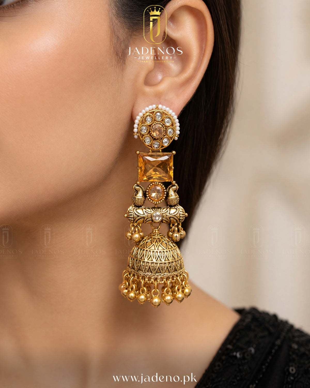 Zarnoor Jhumkas