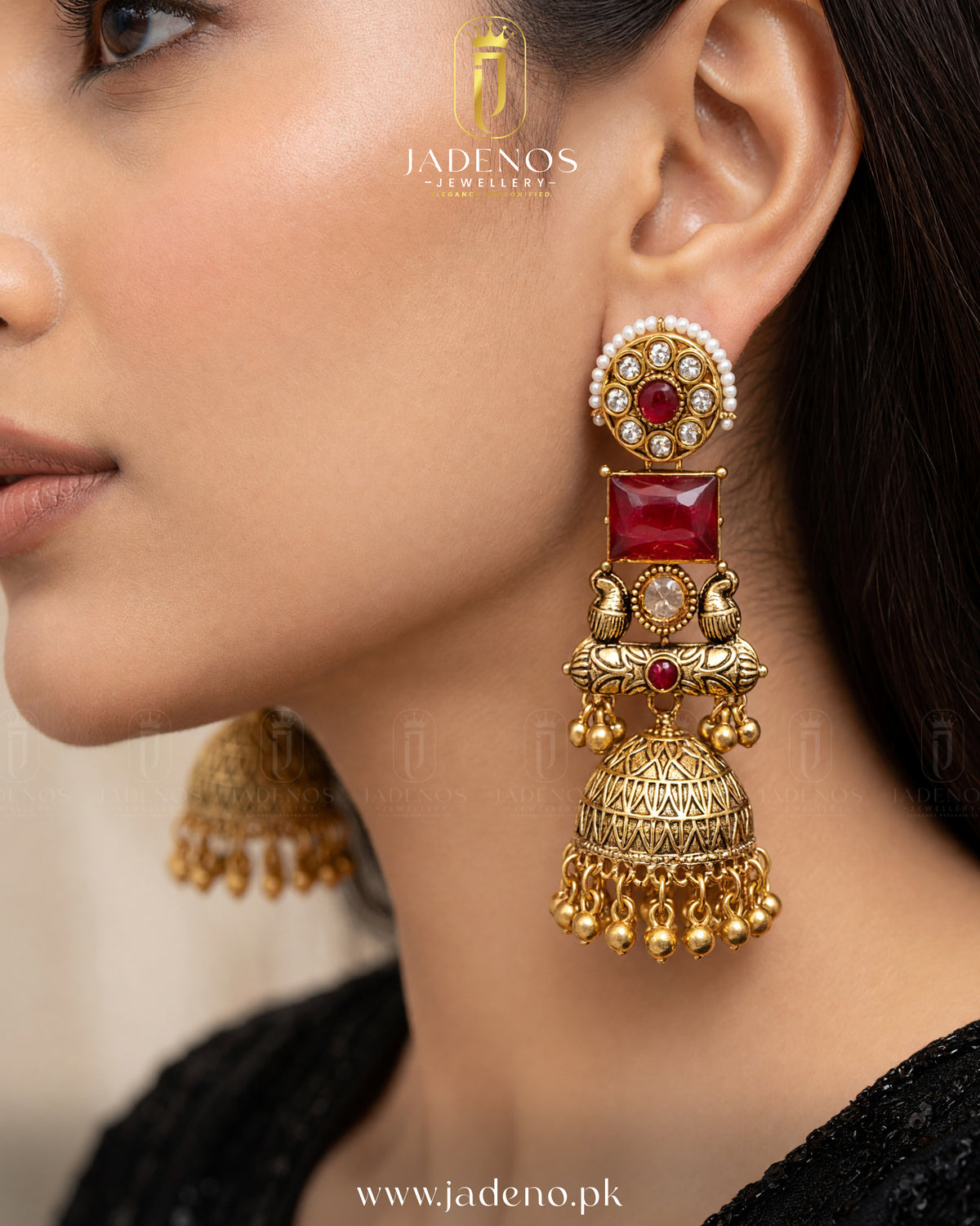 Zarnoor Jhumkas