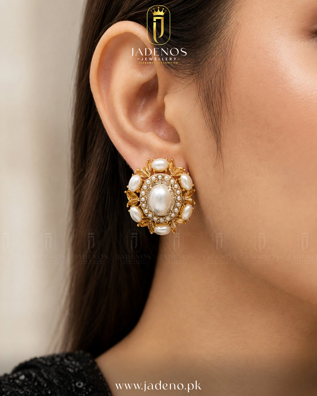 The Elaria Studs