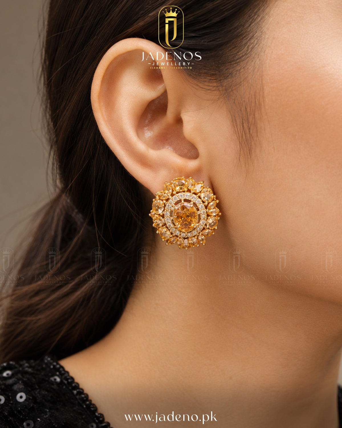 The Elaria Studs