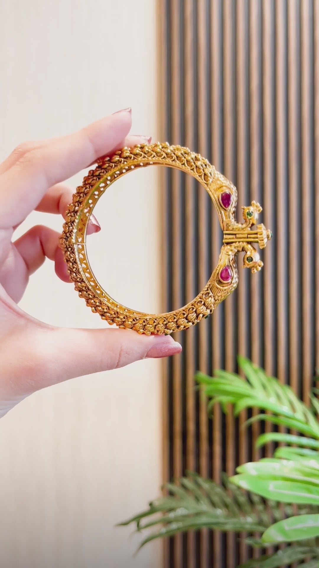 The Royal Rajlaxmi Openable Bangle