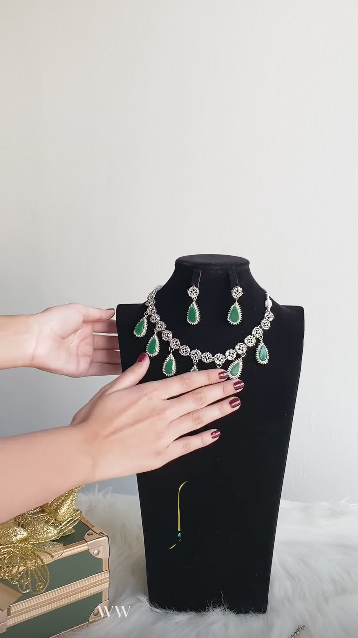 Victorian Rhodium Polished Necklace Set with Tika
