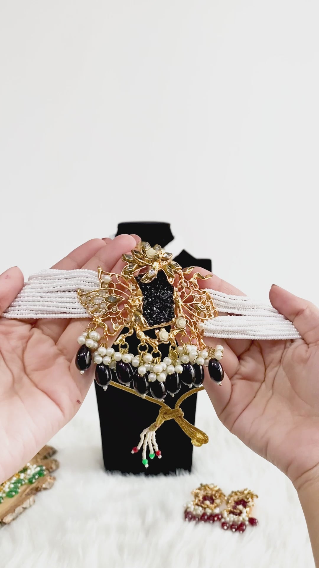 Designer's Crush Stones Choker Set