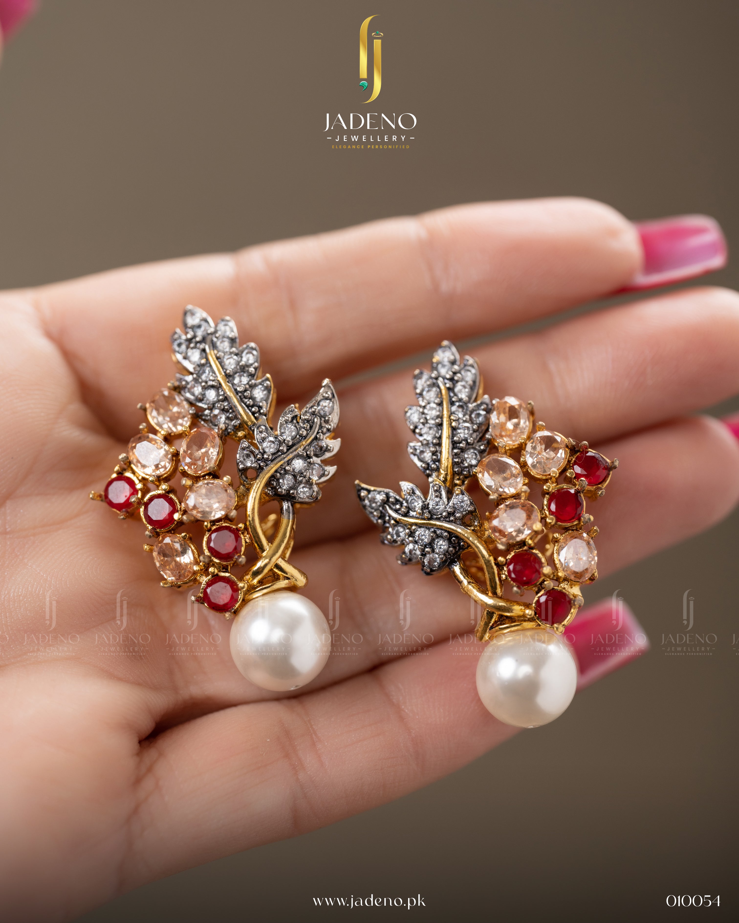 Buy Glittery Zircon Pearl Stud Online in Pakistan | Jadeno.pk