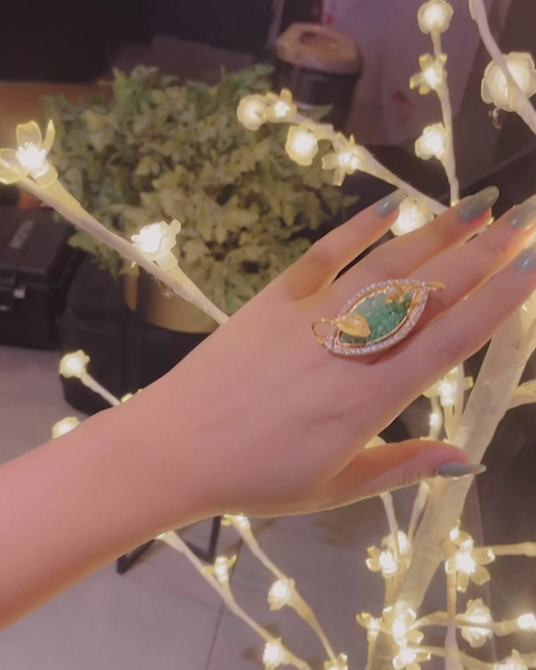 Buy Designers Crush Leaf Adjustable Ring Online in Pakistan